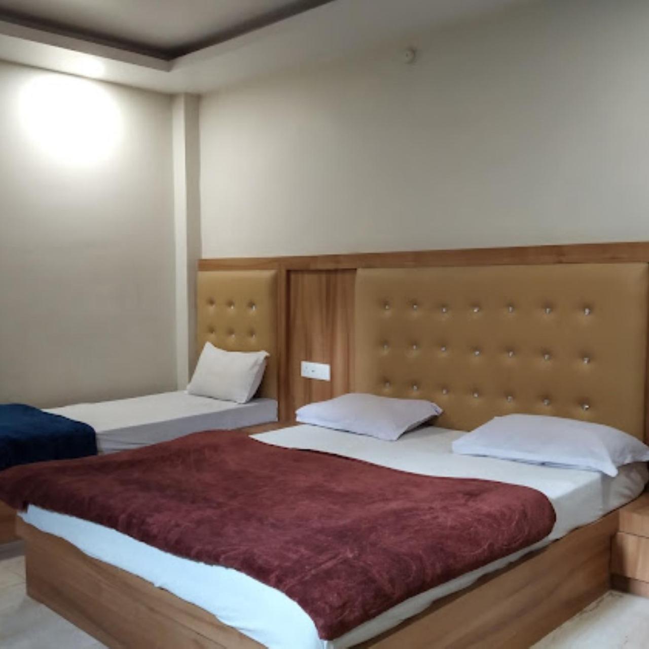 New Kumar Hotel & Banquet Lucknow Esterno foto