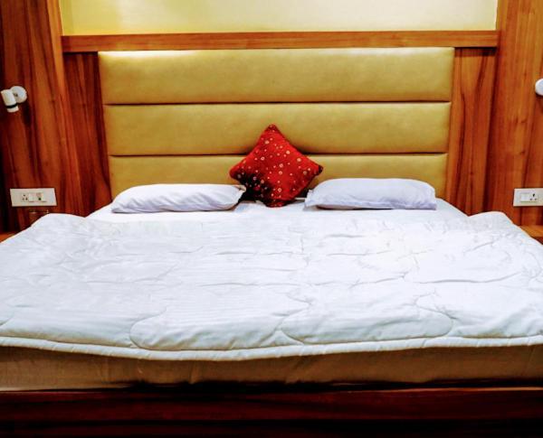 New Kumar Hotel & Banquet Lucknow Esterno foto