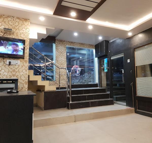 New Kumar Hotel & Banquet Lucknow Esterno foto